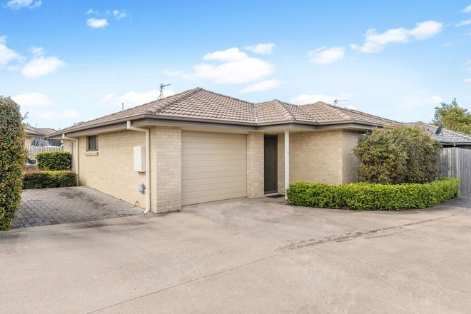 Picture of 1/73 McKeachie Drive, ABERGLASSLYN NSW 2320