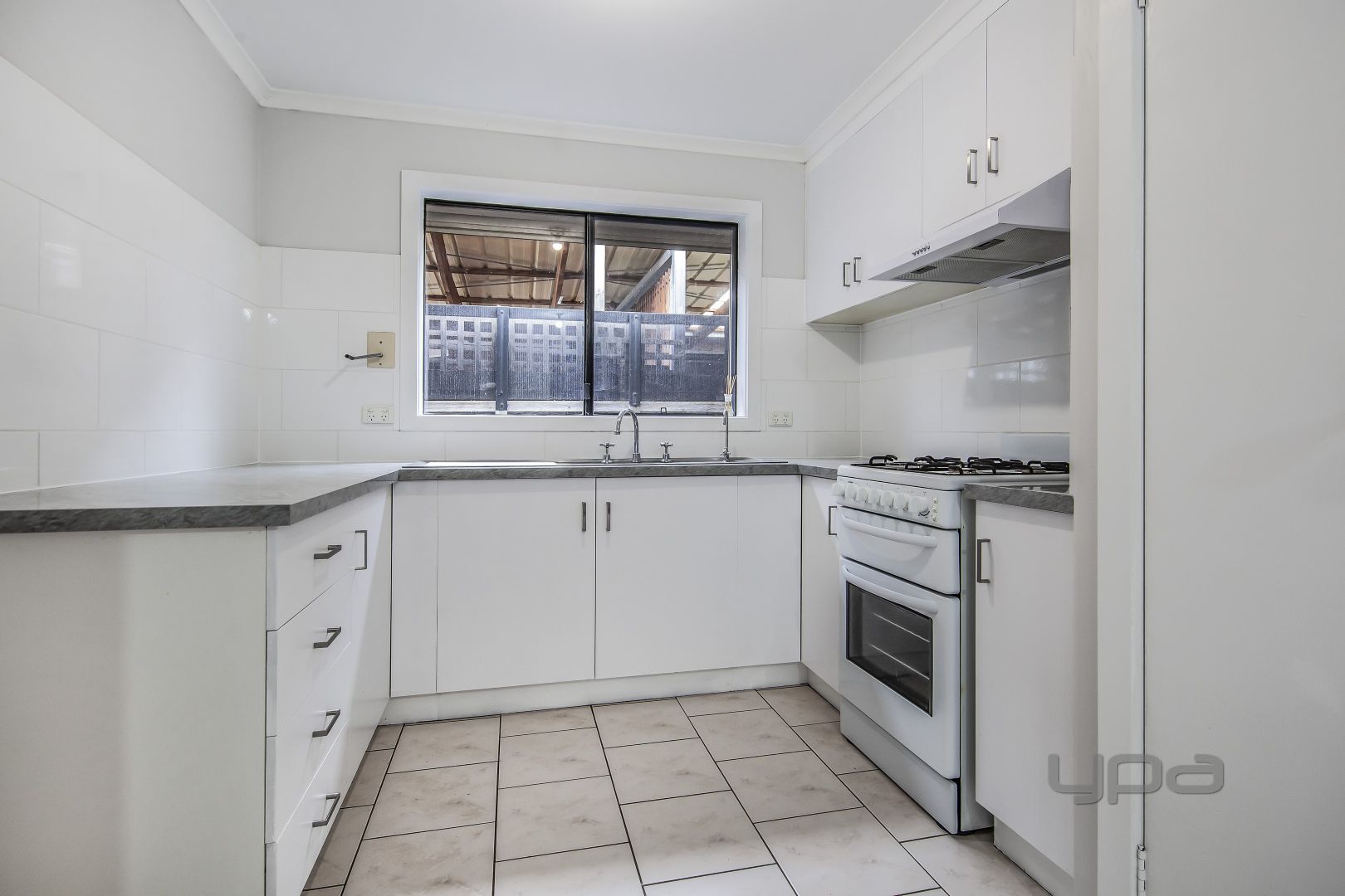 9 Bluestone Walk, Delahey VIC 3037, Image 2