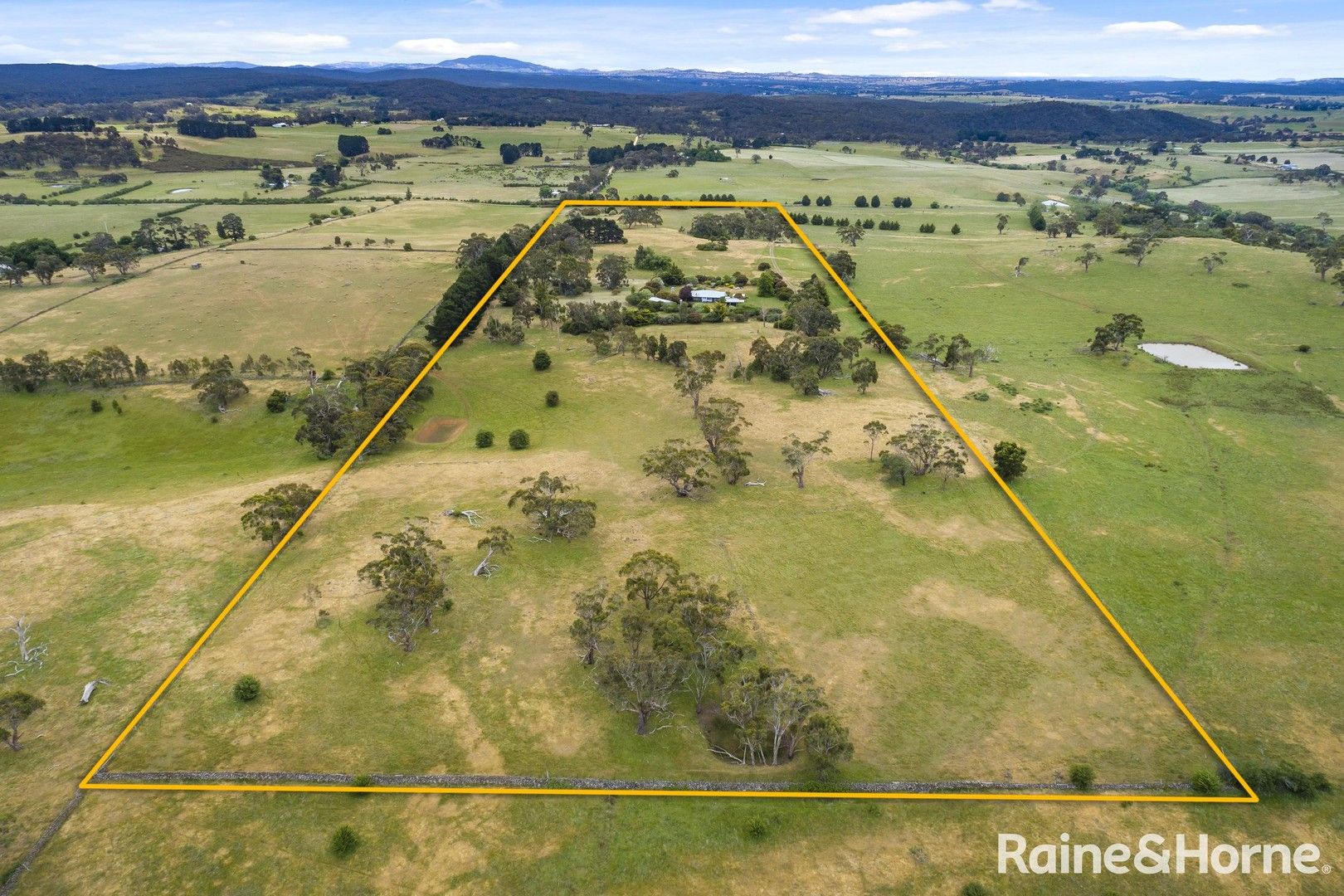 255 Vaughan Springs Road, Drummond North VIC 3446, Image 0