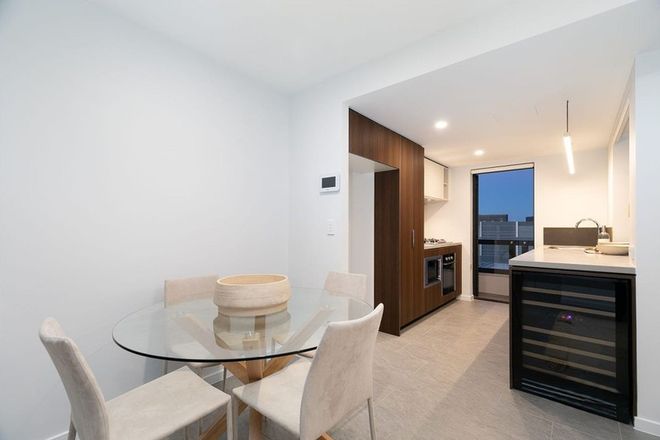 2202/21 Upper Clifton Terrace Red Hill 4059 - Image 6