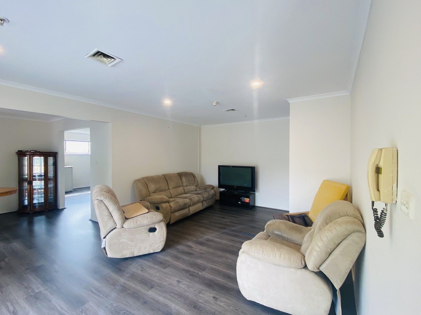 3 bedrooms Apartment / Unit / Flat in 1/261 Canterbury Road HEATHMONT VIC, 3135