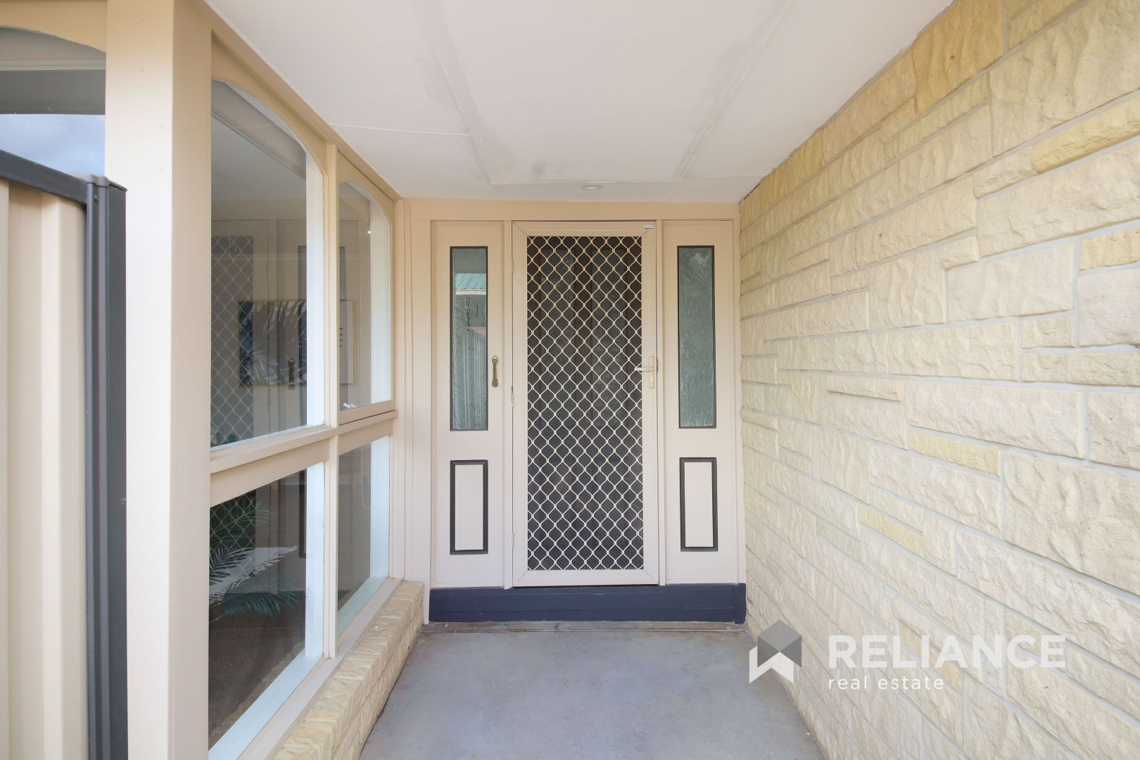 8 Tambo Court, Werribee VIC 3030 Domain