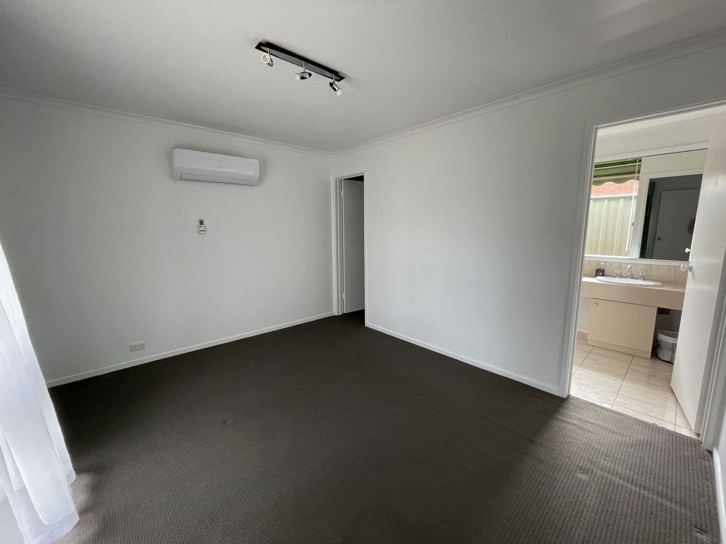 4 Sinclair Court, Wallan VIC 3756 House For Rent 500 Domain