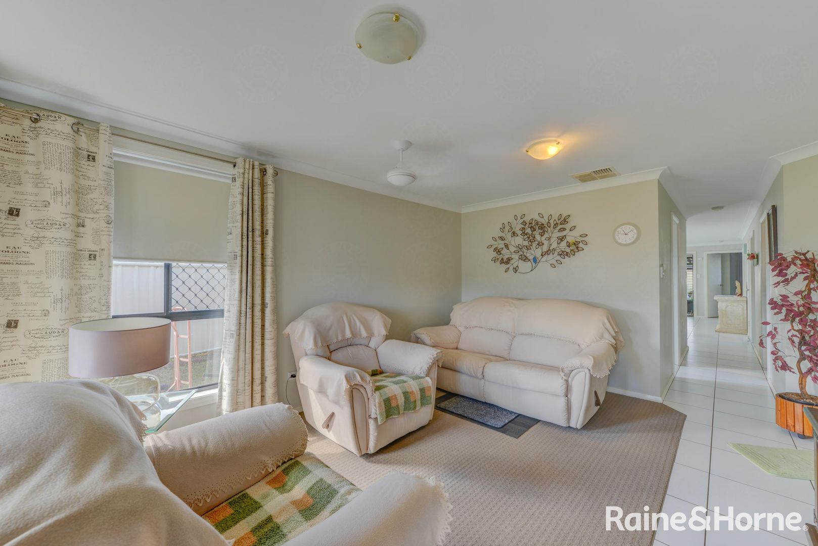 27 Orley Drive, Tamworth NSW 2340, Image 2