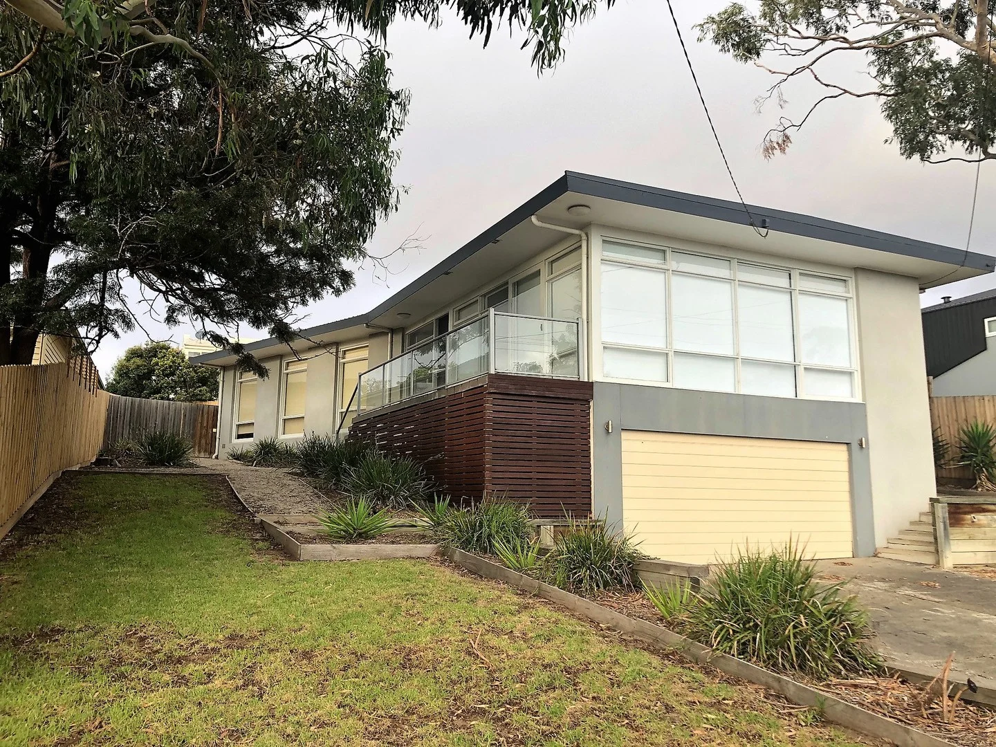 325 Roslyn Road, Highton VIC 3216