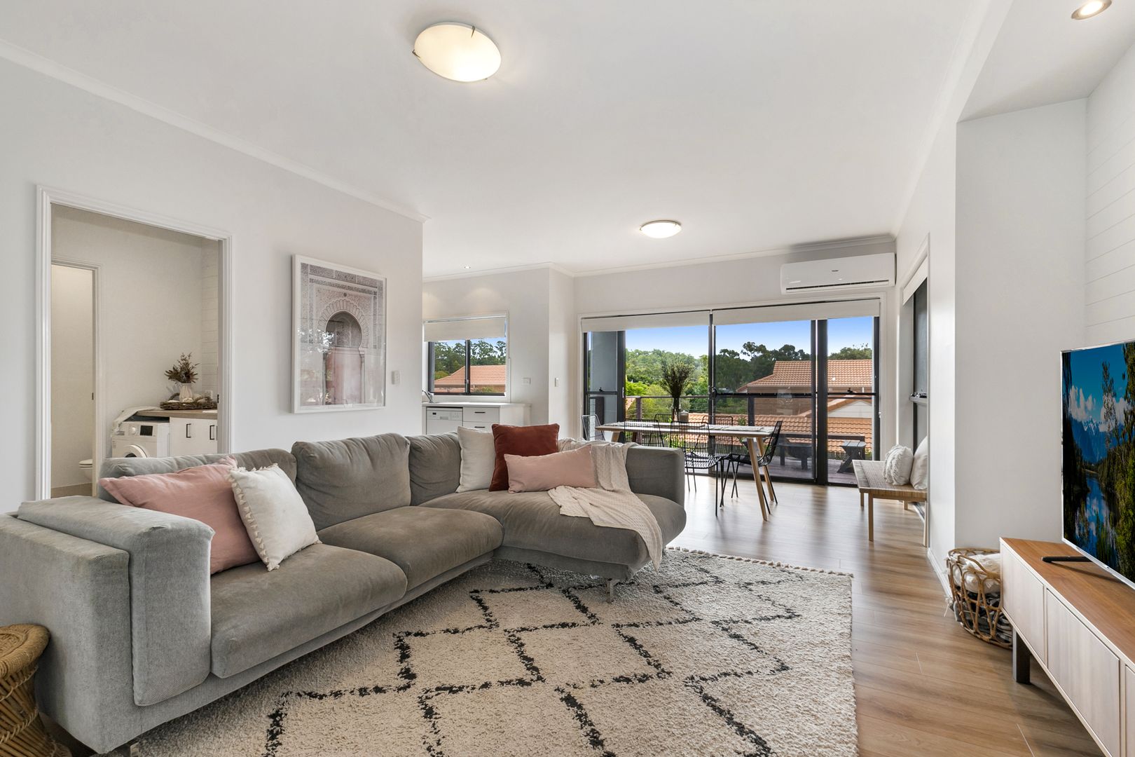 1/52 Golden Crest Place, Bellbowrie QLD 4070, Image 2