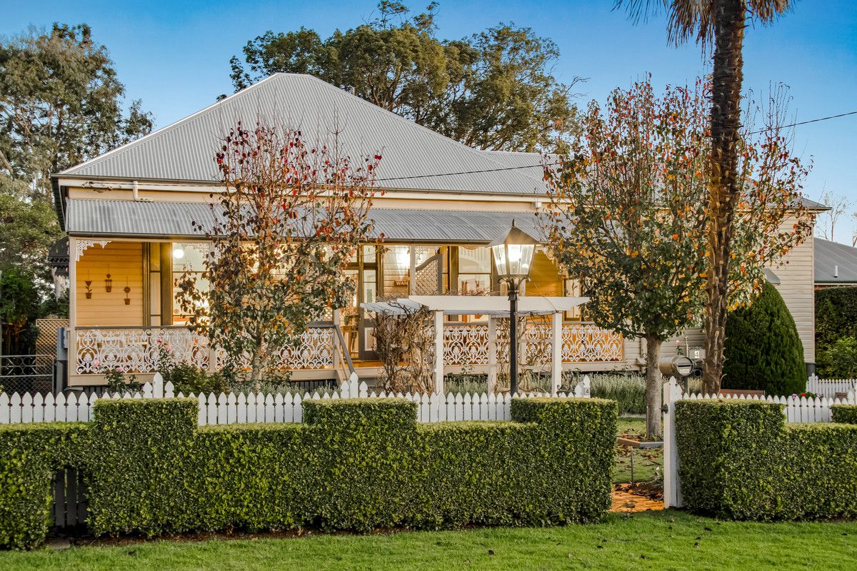 4 Burns Street East Toowoomba Qld 4350 Domain