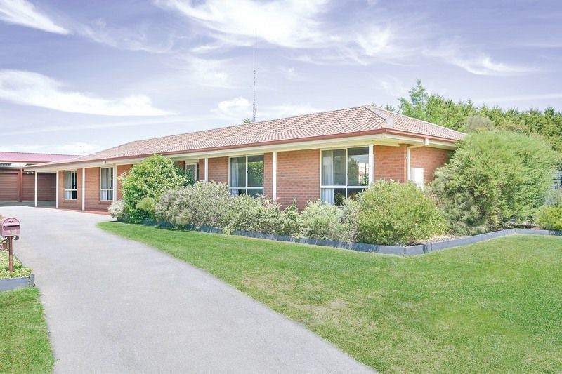 7 Douglas Close, Miners Rest VIC 3352, Image 0