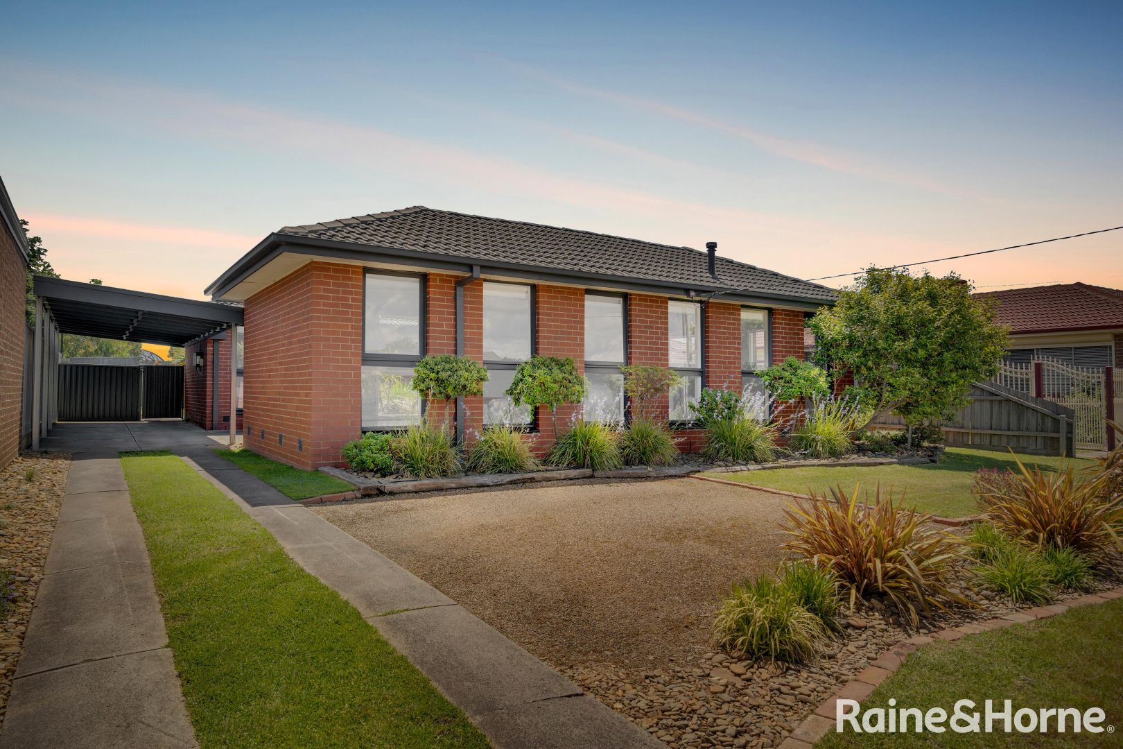 19 Burnleigh Drive, Gladstone Park Property History & Address