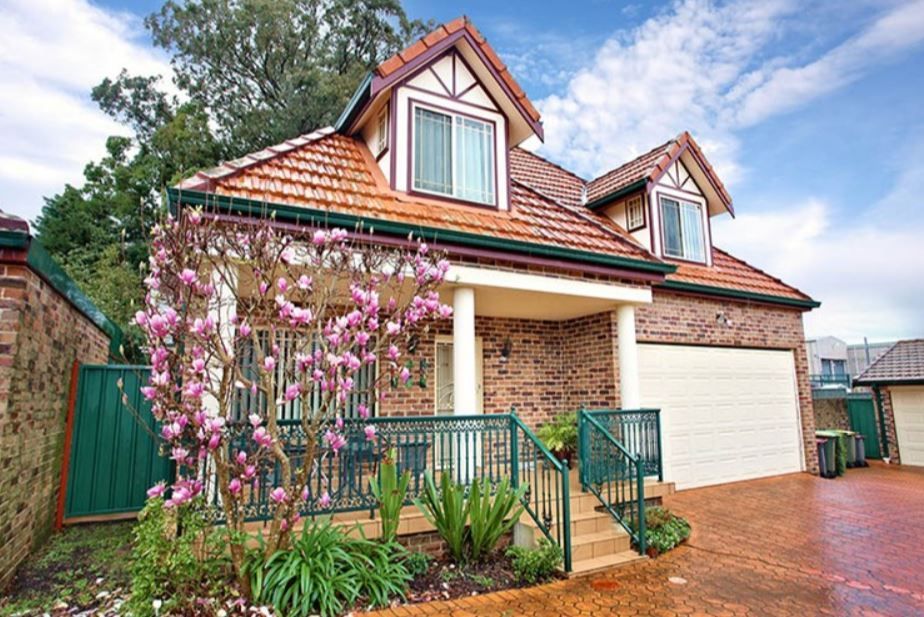 3 bedrooms Townhouse in 25B Waratah Street OATLEY NSW, 2223