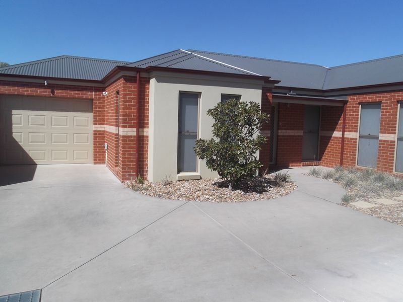 3 bedrooms Apartment / Unit / Flat in 3/12 Melis Court SWAN HILL VIC, 3585