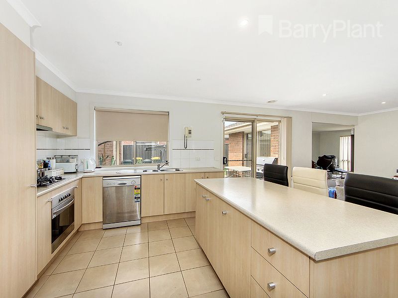 17 Stapehill Court, Deer Park VIC 3023, Image 1