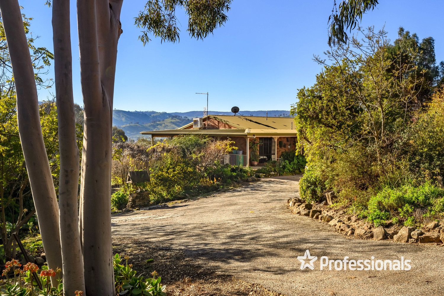 57 Tallangatta Lookout Road, Tallangatta VIC 3700, Image 2