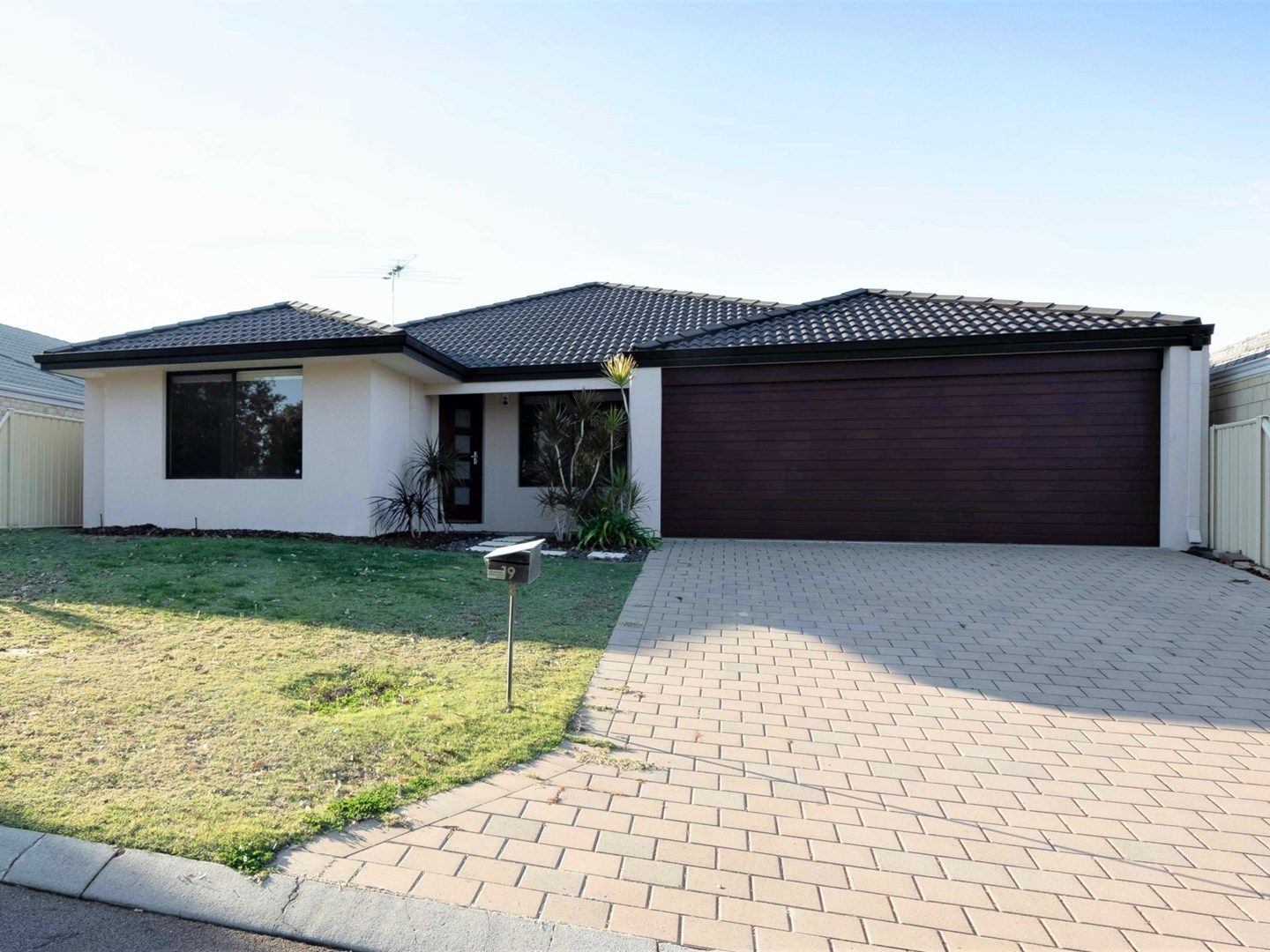 4 bedrooms House in 19 Winona Link BANKSIA GROVE WA, 6031