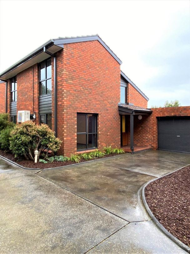 2 bedrooms Townhouse in 2/18 Eumarella Street TULLAMARINE VIC, 3043