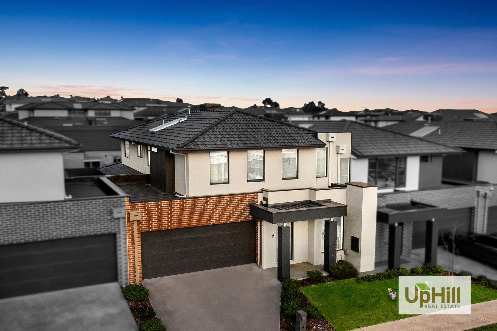 4 bedrooms House in 10 Portia Circuit CLYDE NORTH VIC, 3978