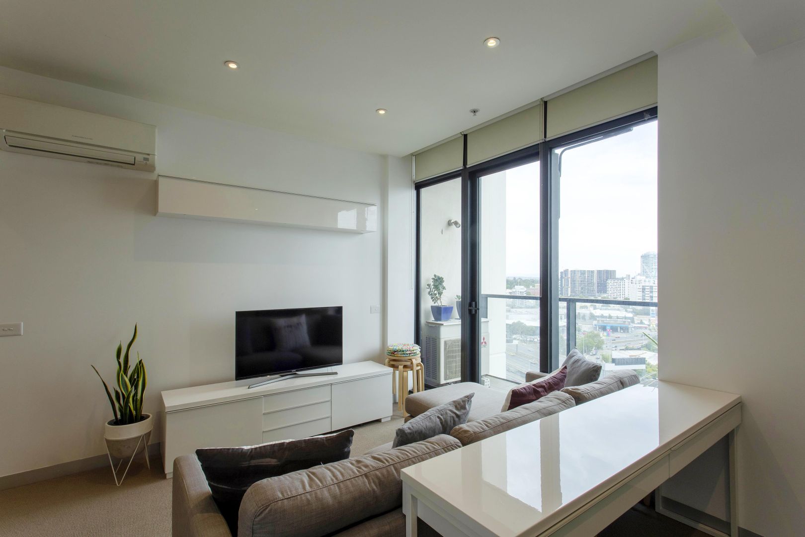 1612/283 City Road, Southbank VIC 3006, Image 2