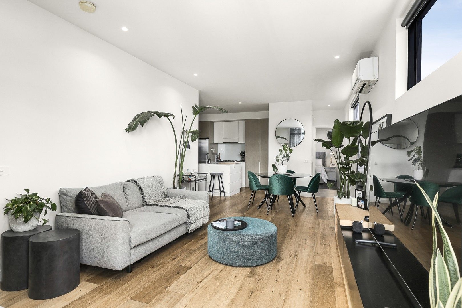 2 bedrooms Apartment / Unit / Flat in 402/13-15 Grattan Street PRAHRAN VIC, 3181