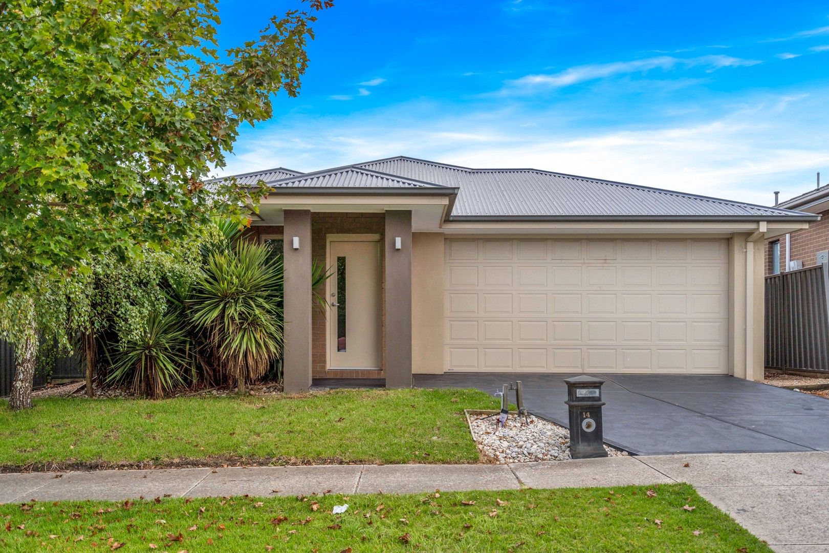 4 bedrooms House in 14 Rappel Street GREENVALE VIC, 3059