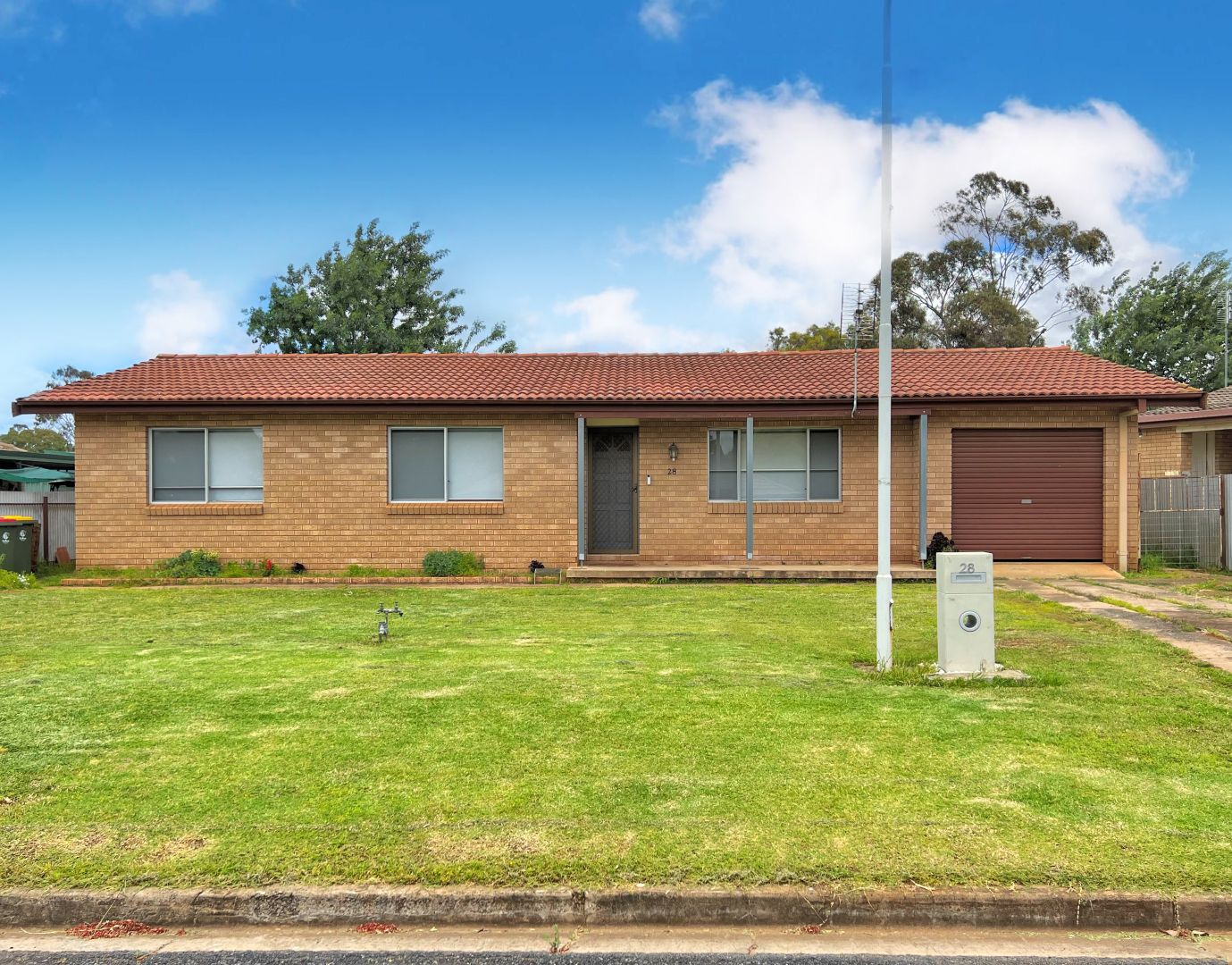 28 Coolabah Street, Forbes NSW 2871