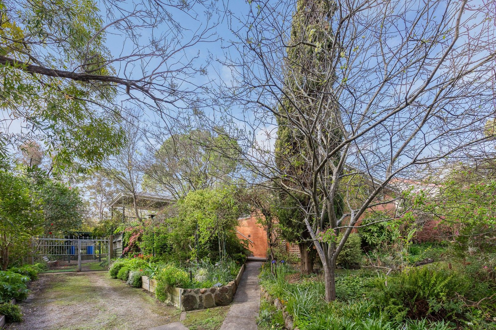 3 bedrooms House in 11 Shane Crescent CROYDON SOUTH VIC, 3136