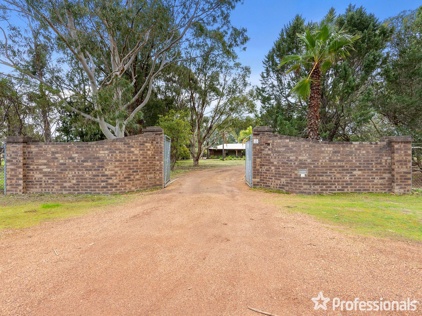 25 Bruce Road, Maida Vale WA 6057, Image 1