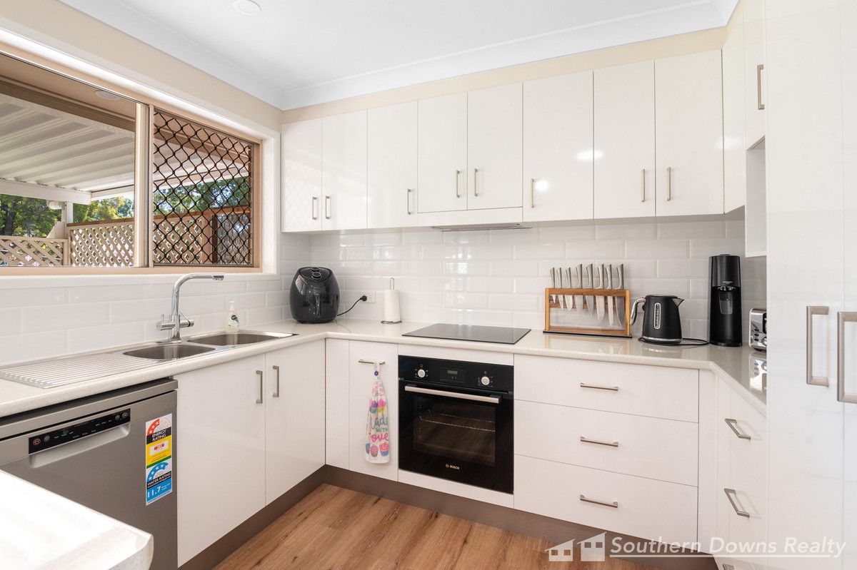 13 Golf Links Avenue, Warwick QLD 4370, Image 2