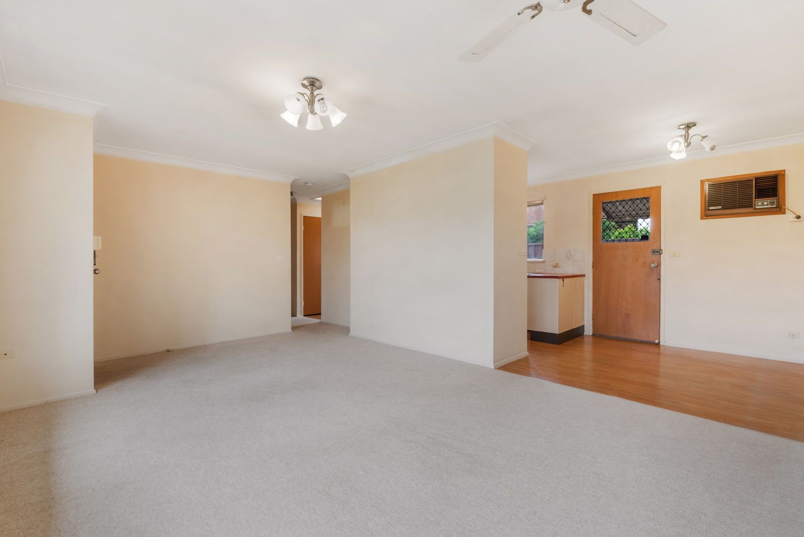 20/26 Turquoise Crescent, Bossley Park NSW 2176, Image 2