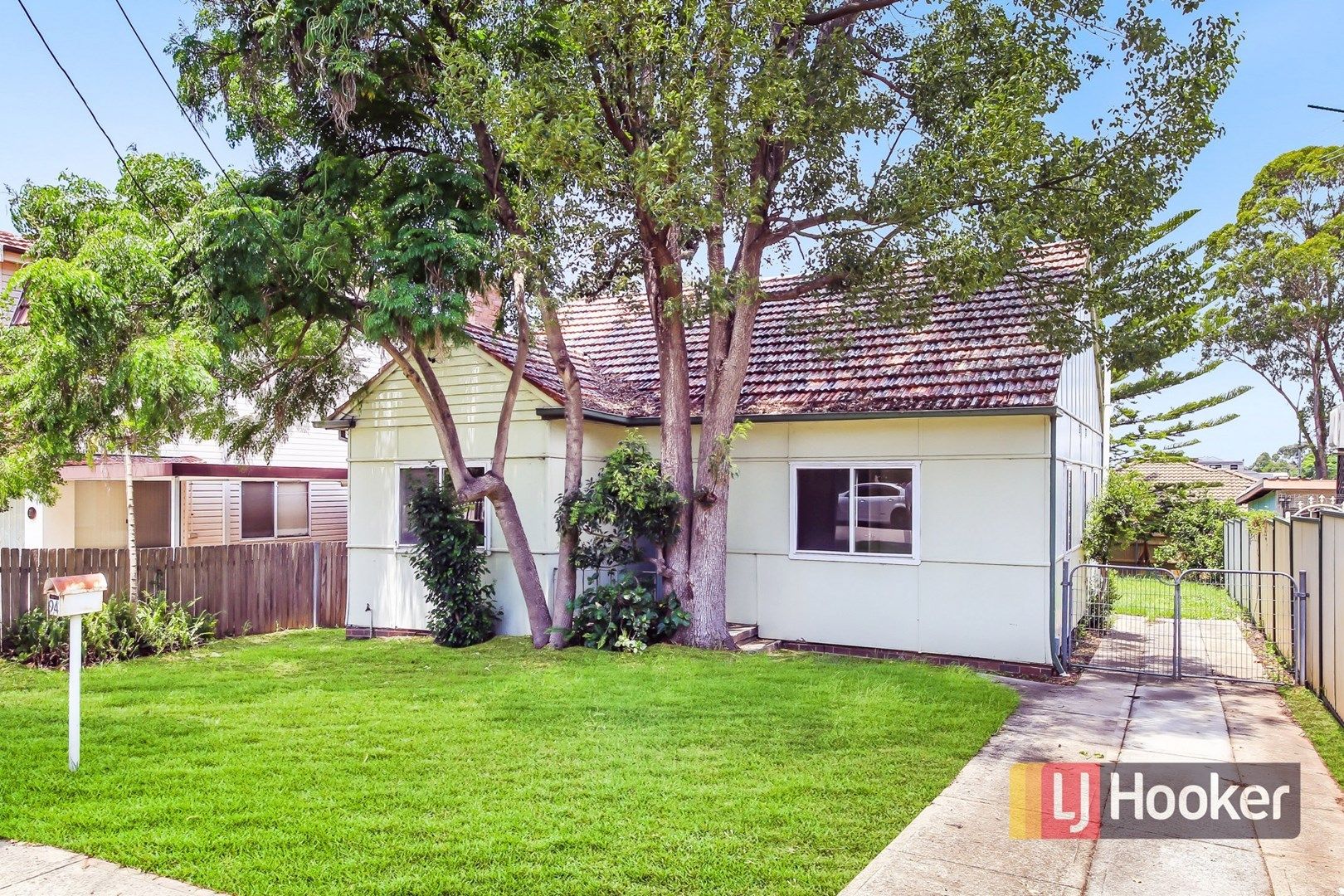 24 Dunbar Ave, Regents Park NSW 2143, Image 0