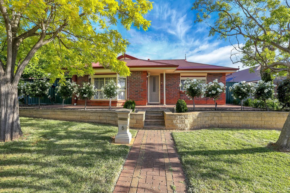 3 bedrooms House in 5 Queensborough Drive SALISBURY HEIGHTS SA, 5109
