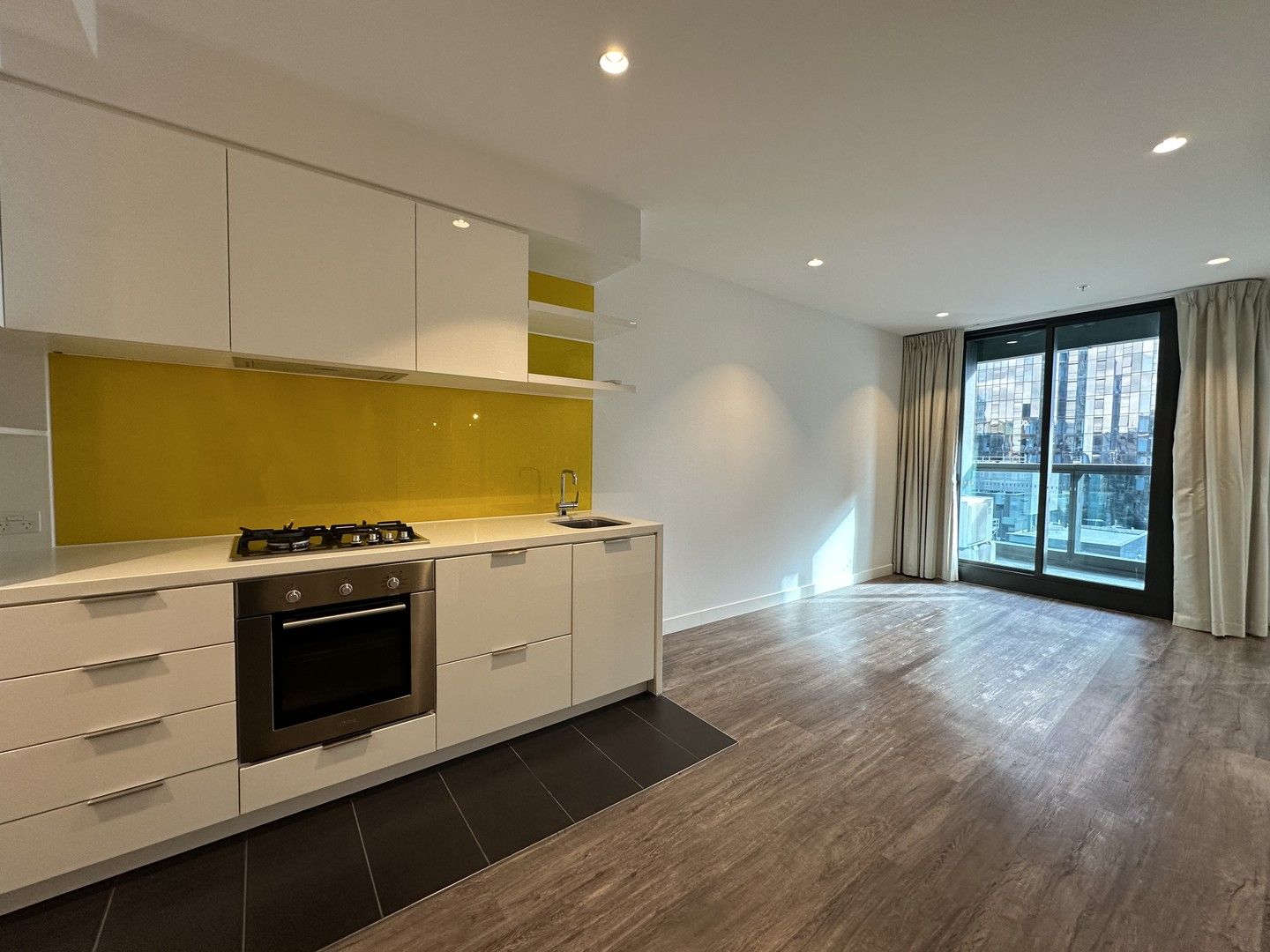 2 bedrooms Apartment / Unit / Flat in 4004/285 La Trobe Street MELBOURNE VIC, 3000