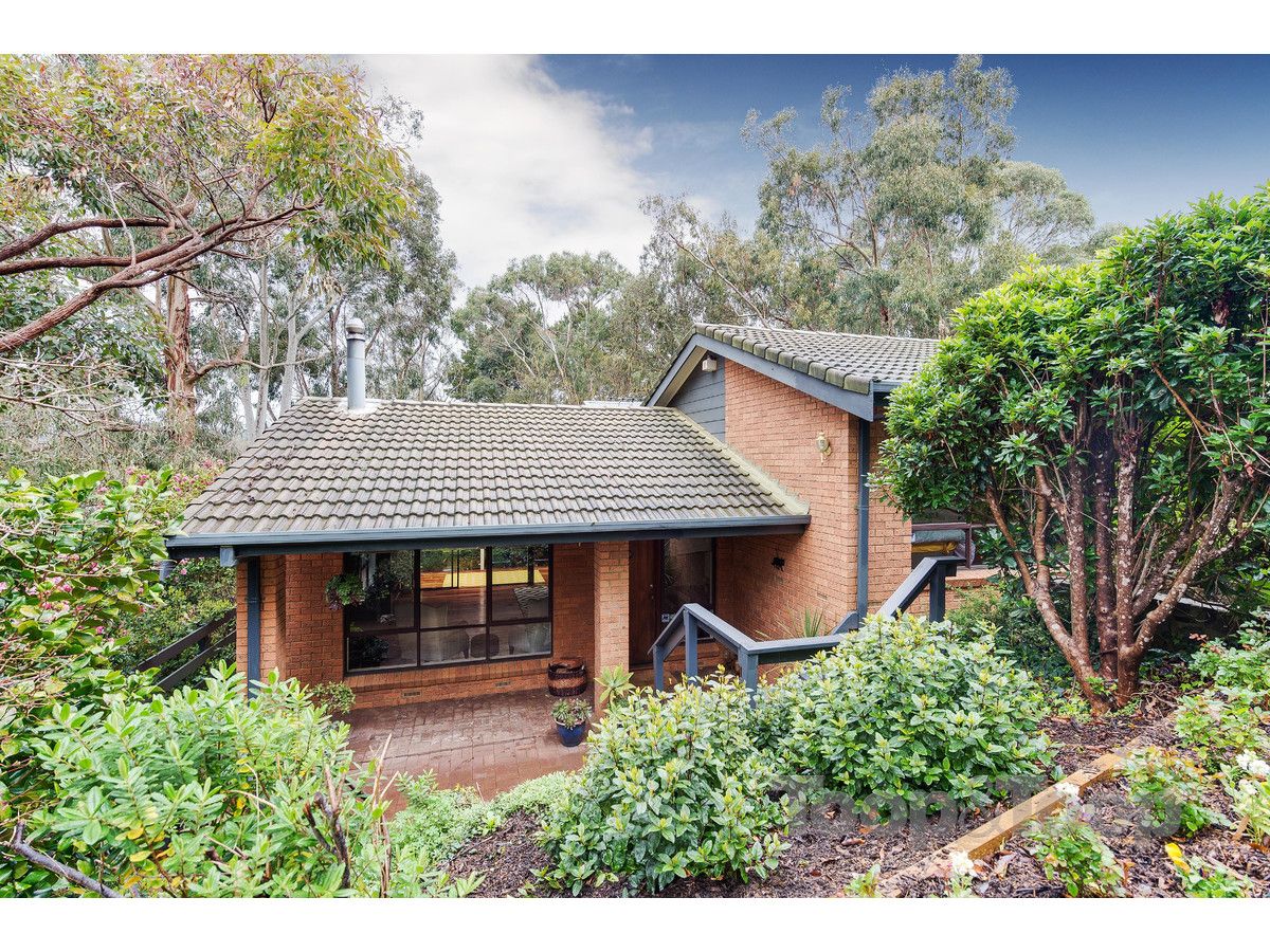 18 Schocroft Avenue, Crafers SA 5152, Image 0