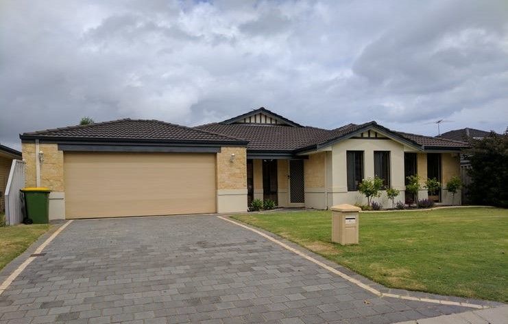 4 bedrooms House in 18 Merida Loop PORT KENNEDY WA, 6172