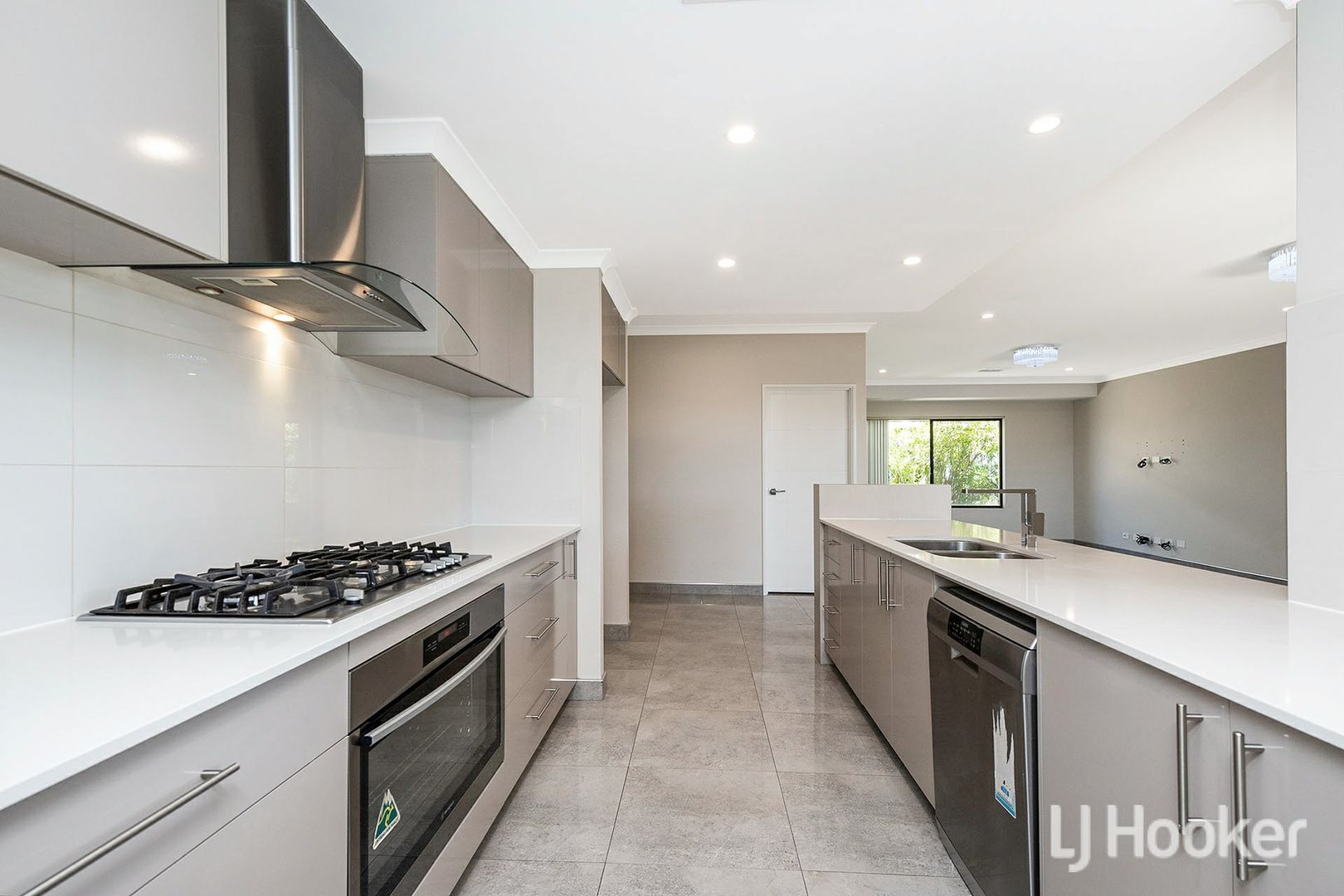 25 Michelangelo Drive, Landsdale WA 6065, Image 2