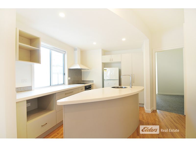 2/20 Elizabeth Street, Robe SA 5276, Image 2