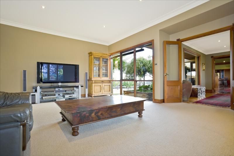 60 Shaws Road, COTTLES BRIDGE VIC 3099, Image 2