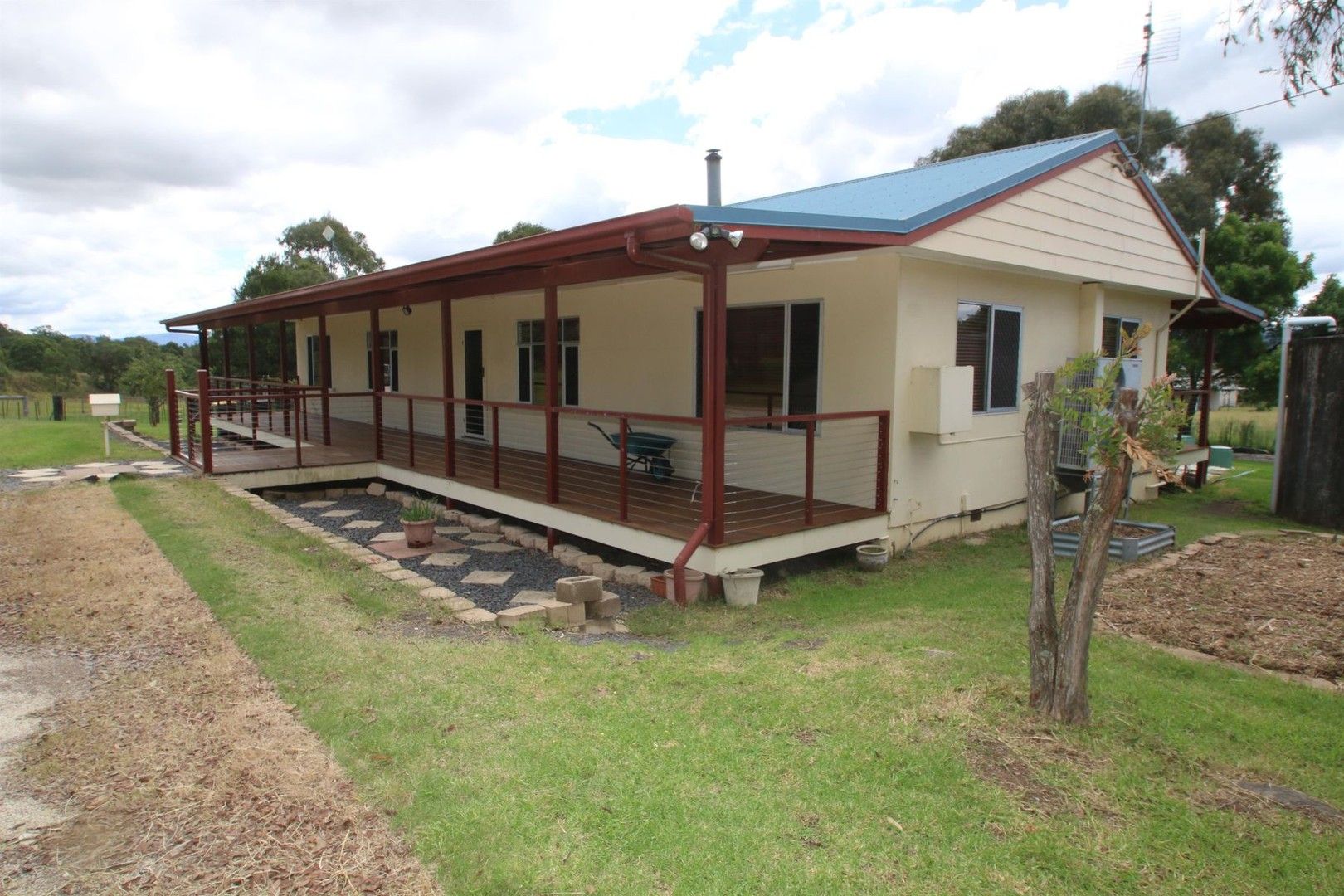 592 New England Highway, Tenterfield NSW 2372, Image 0