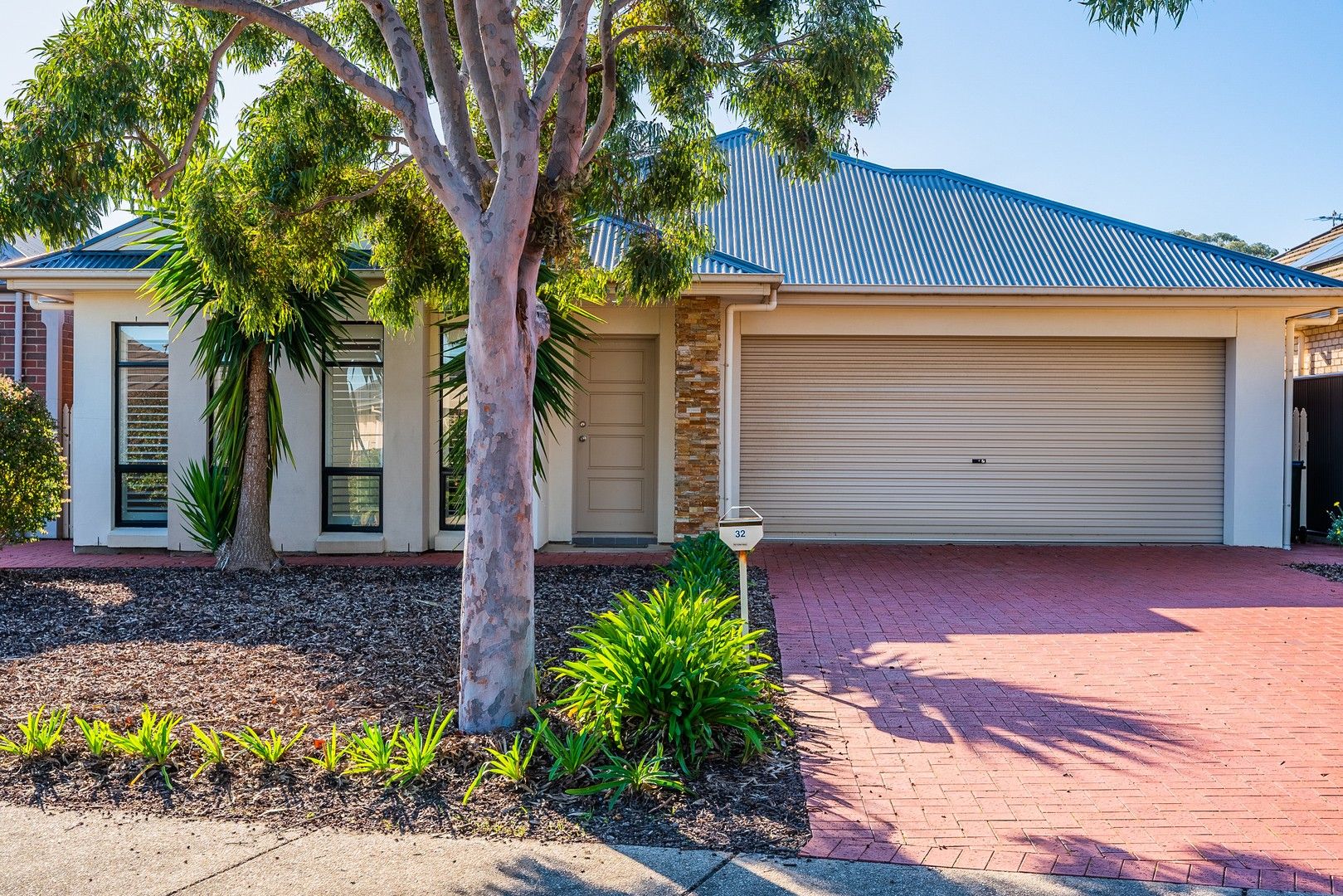 3 bedrooms House in 32 Bonython Way CRAIGBURN FARM SA, 5051