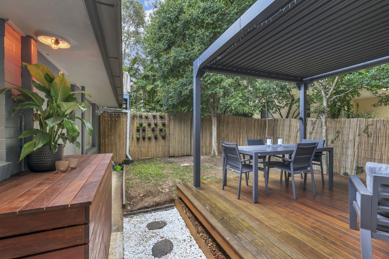 1/18 Walter Avenue, East Brisbane QLD 4169, Image 1