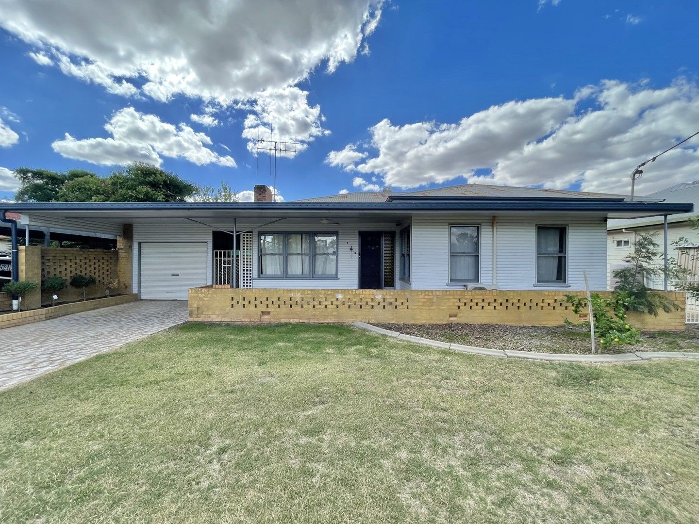 9 Abbott Street, Forbes NSW 2871 House For Rent 430 Domain