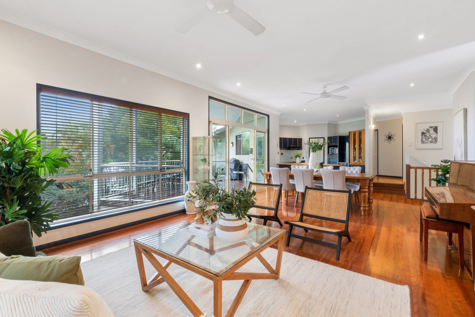 6 bedrooms House in 14 Clare Place THE GAP QLD, 4061