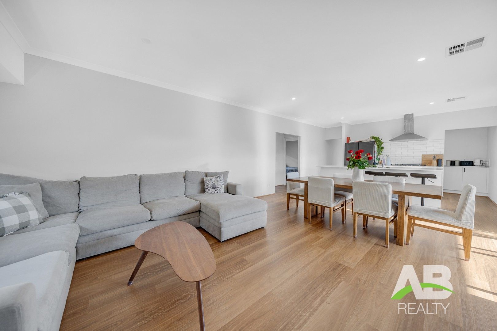 4 bedrooms House in 3 Tempranillo Rise HOCKING WA, 6065