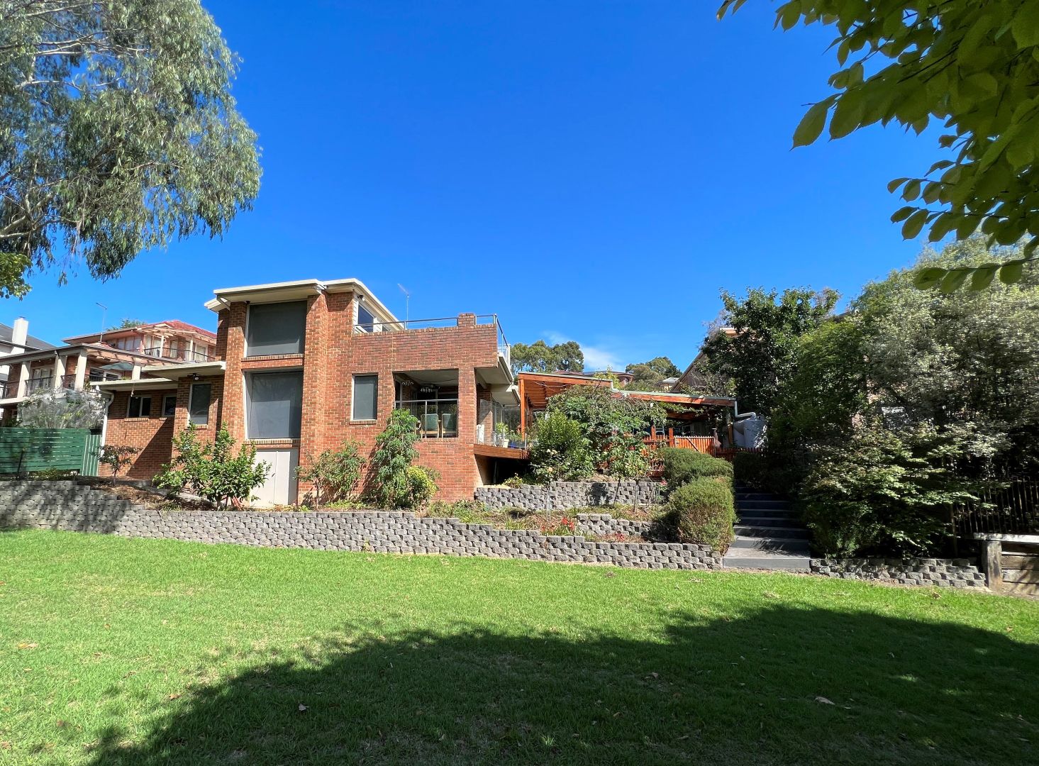 10 Longstaff Court, Doncaster East Property History & Address