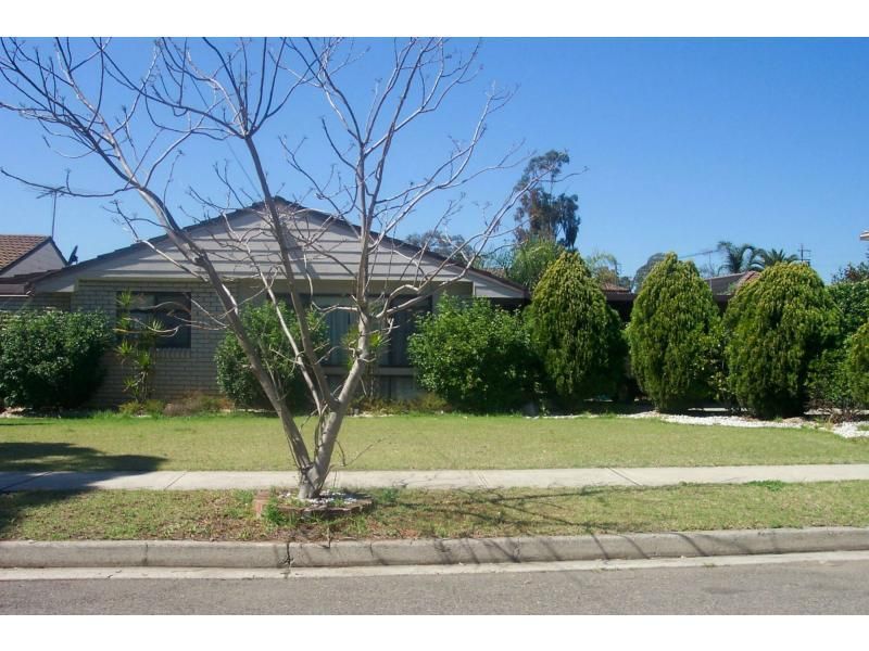 4 bedrooms House in 3 Jacaranda Crescent CASULA NSW, 2170