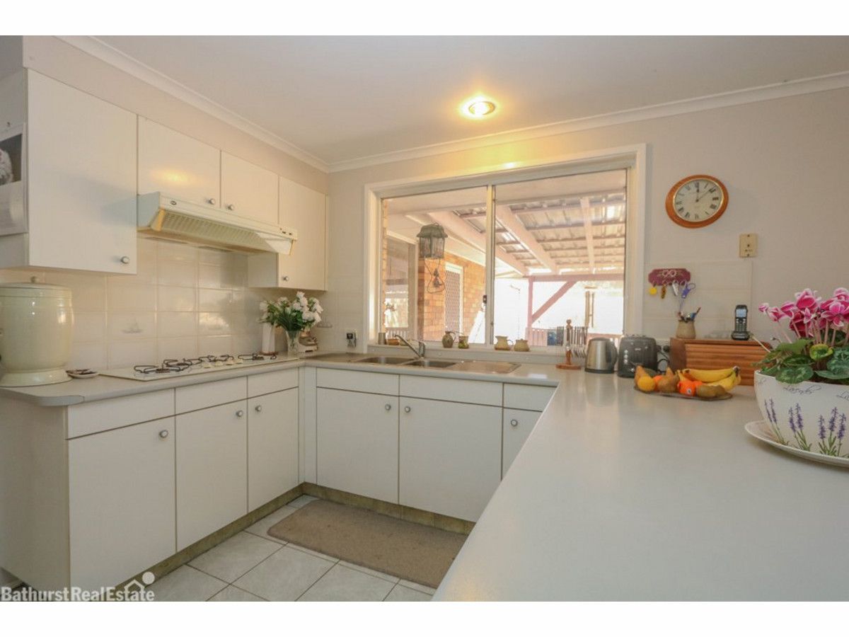 7 Pryce Parade, Abercrombie NSW 2795, Image 2