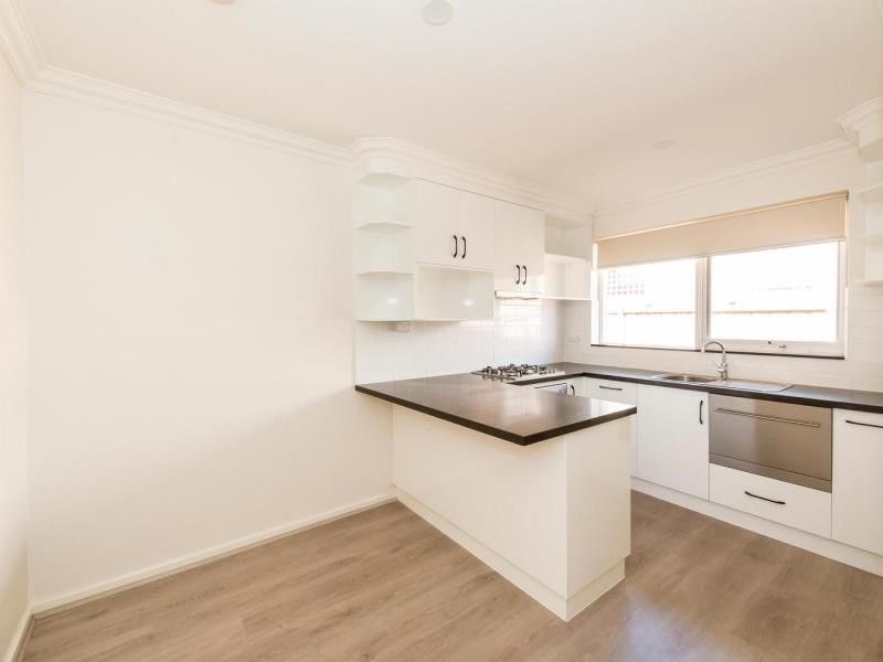 2 bedrooms Villa in 4/8 Lillimur Rd ORMOND VIC, 3204