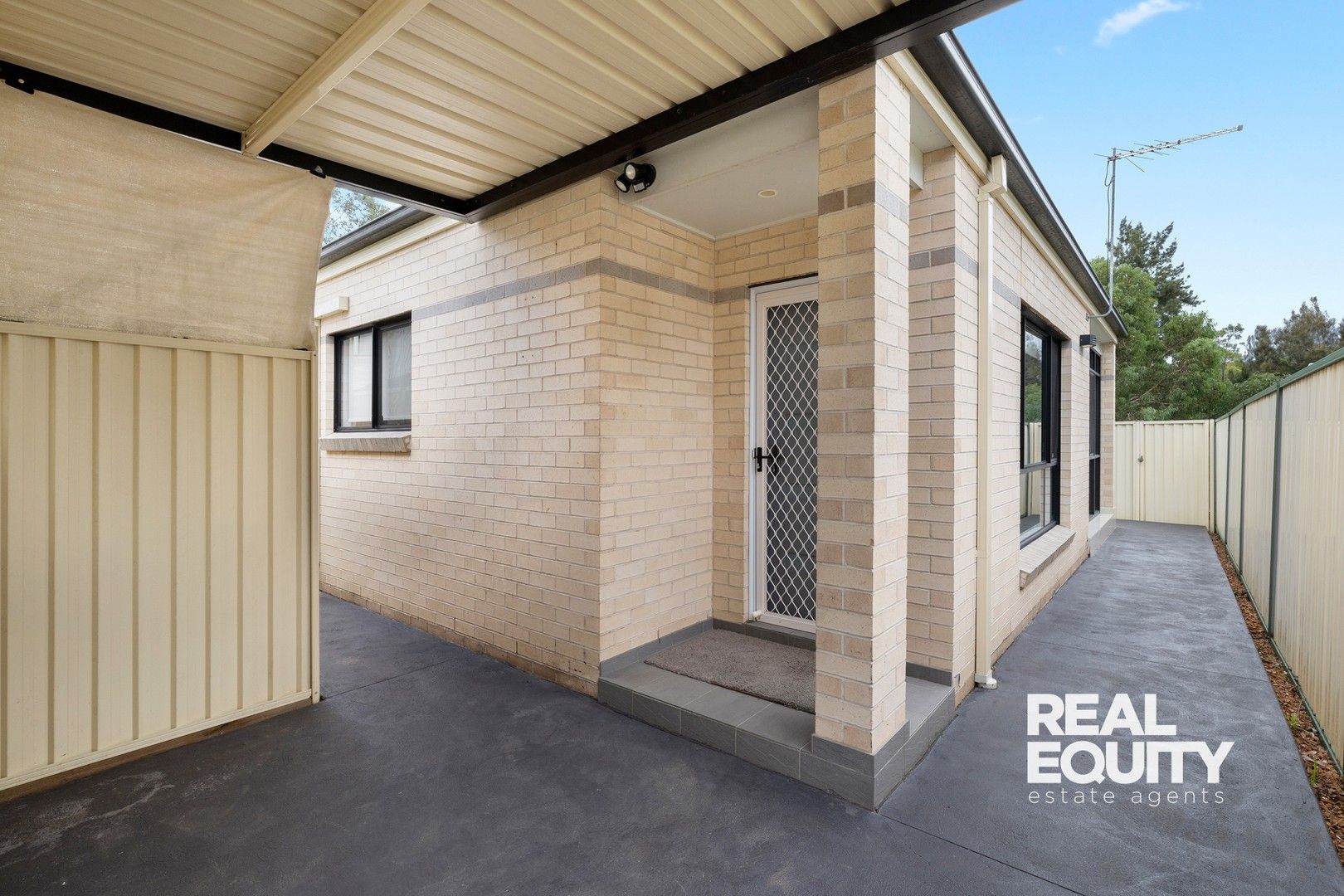 2 bedrooms Villa in 1A Sandover Court WATTLE GROVE NSW, 2173
