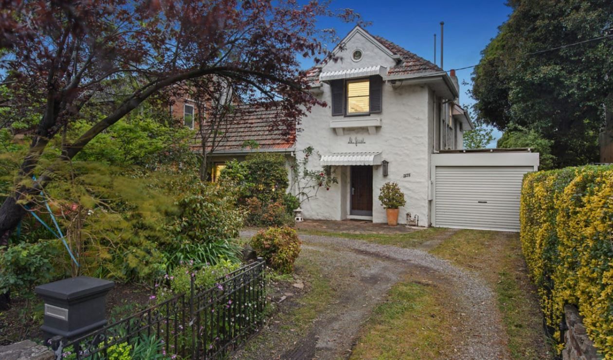 3 bedrooms House in 371 Warrigal Road BURWOOD VIC, 3125