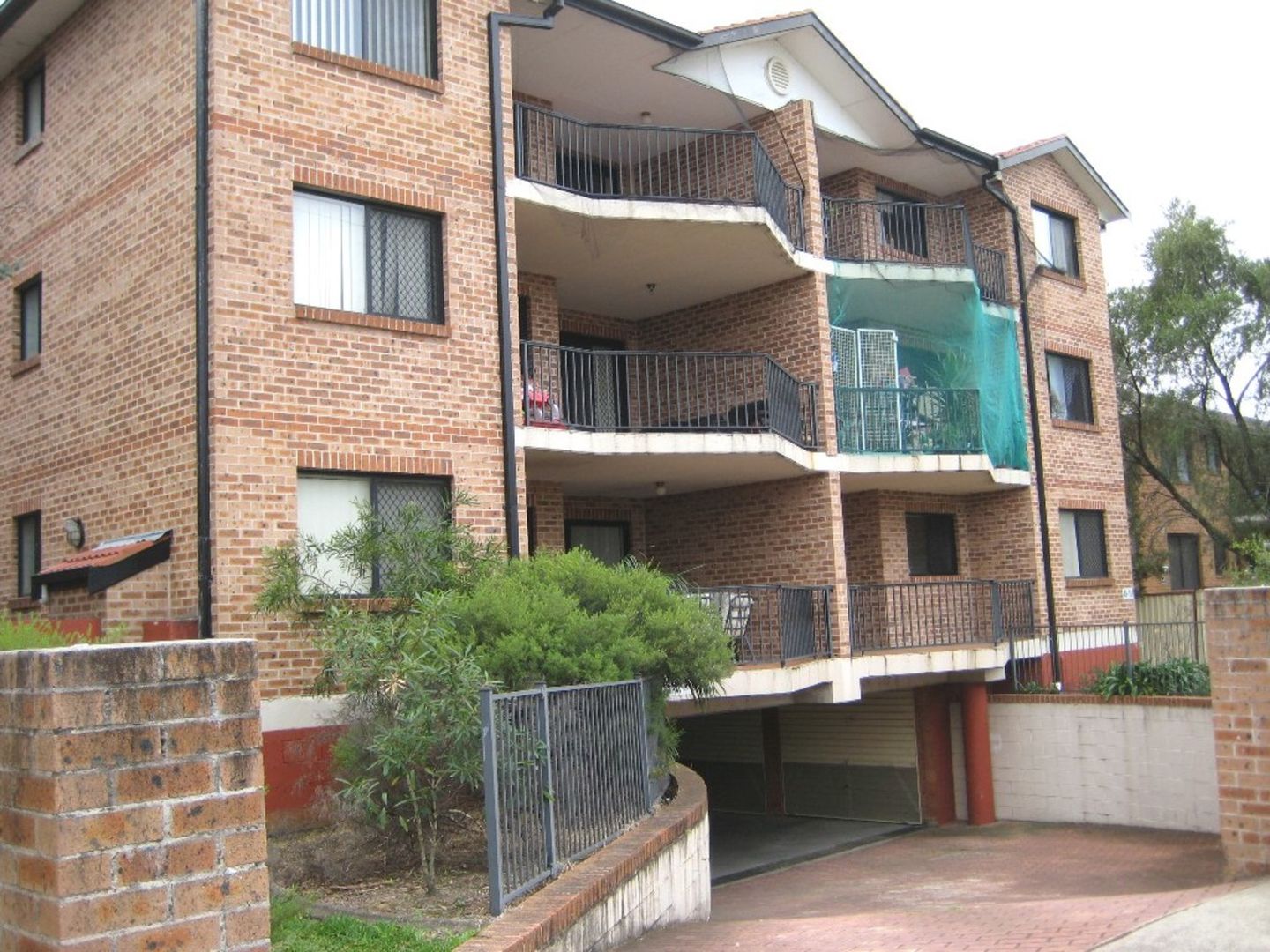 4/4951 Calliope Street, Guildford Property History & Address