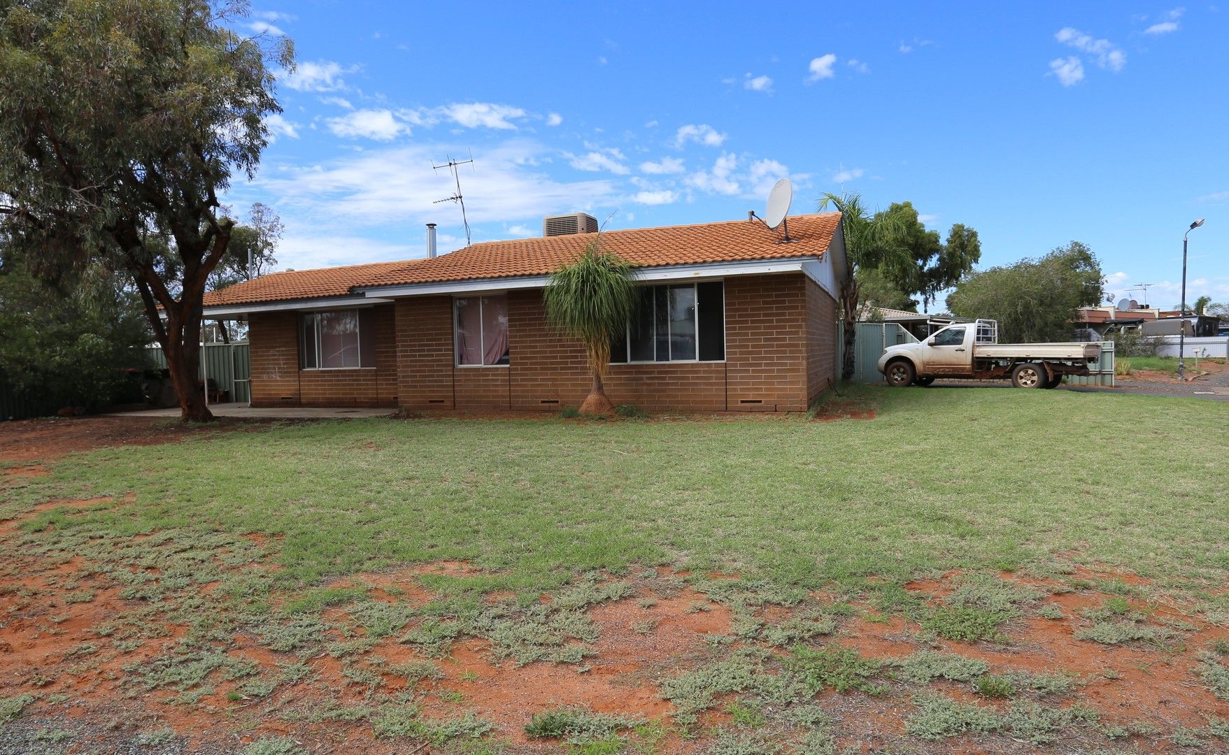 3 bedrooms House in 16 Hopbush St KAMBALDA WEST WA, 6442